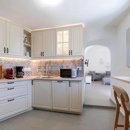 Euphemus Cave House Apartment Messaria (Santorini)
